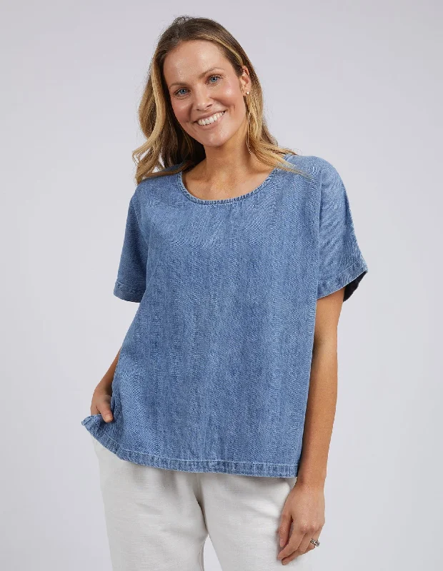 Women's Blouse with Sweetheart CollarAndy Denim S/S Tee - Light Blue Wash - Elm Lifestyle