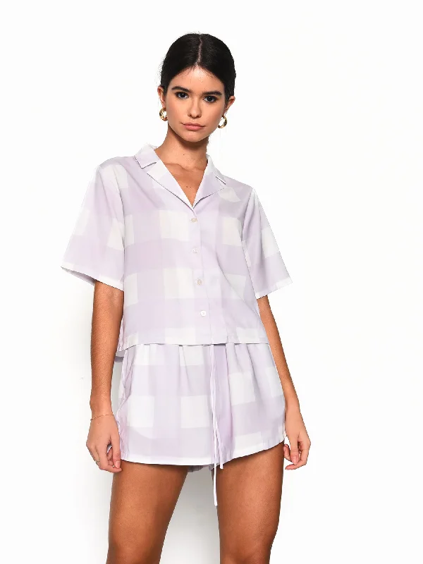 Women's Blouse with V-Shaped CollarGlamorous Lilac Checkerboard Short Sleeve Shirt