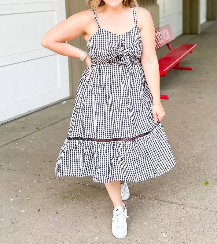 Women's Short-Sleeve DressesPicnic Party Gingham Midi Dress In Black & White