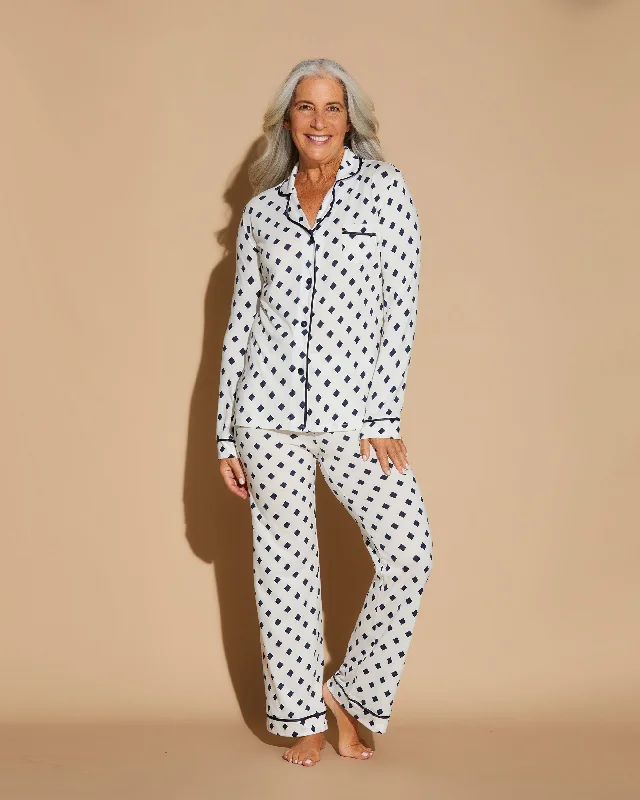 women's pajamas designed for those who believe in sweet dreams and cozy nights.Long Sleeve Top & Pant Pajama Set