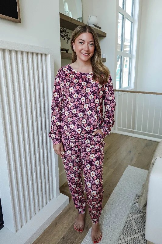 women's pajamas for those who seek cozy, all-night comfort🌺 PJ Top/Jogger Velvety Velour Ditsy Flower 🌺